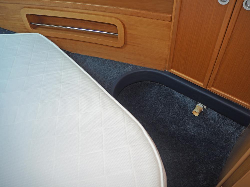 Cabin en avant, H&eacute;bergements